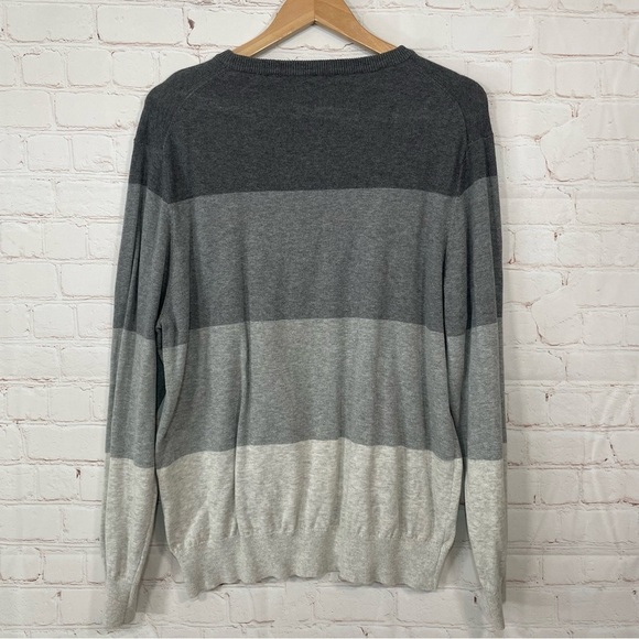 IZod Sweater Mens Large Gray Striped Pullover - Picture 9 of 10